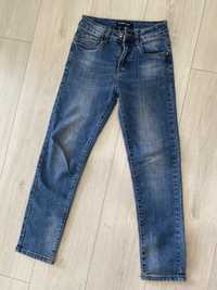 Продам джинсы для мальчиков за 700 тенге