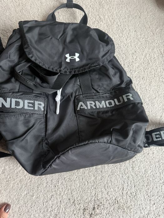 Дамски раници Under Armour/Flair