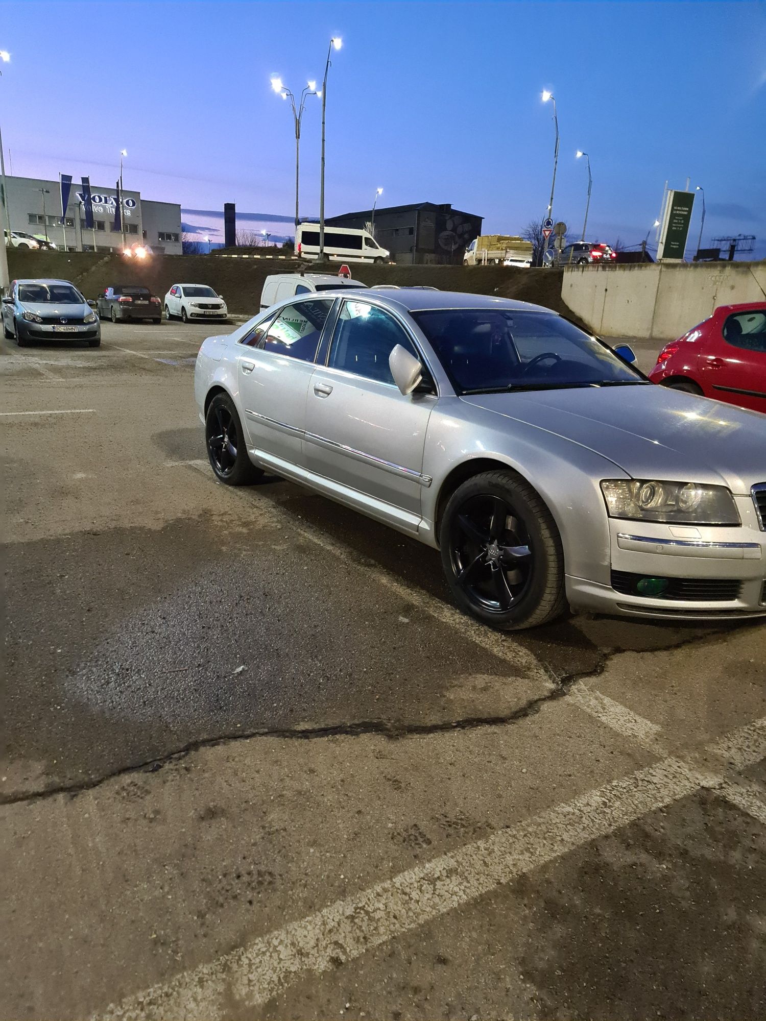 Vând Audi A8 3.0