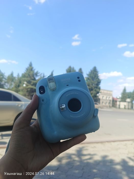 Instax mini 11. Фотокамера моментальной печати от Fujifilm