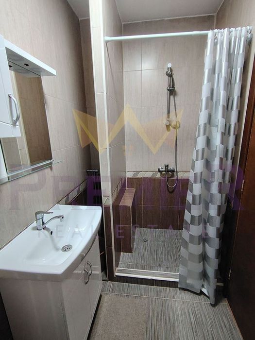 Дава се под наем Двустаен апартамент в Варна, Колхозен пазар - 65 кв.м за 459 € - Снимка #12