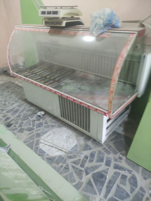 Витрина холодильник