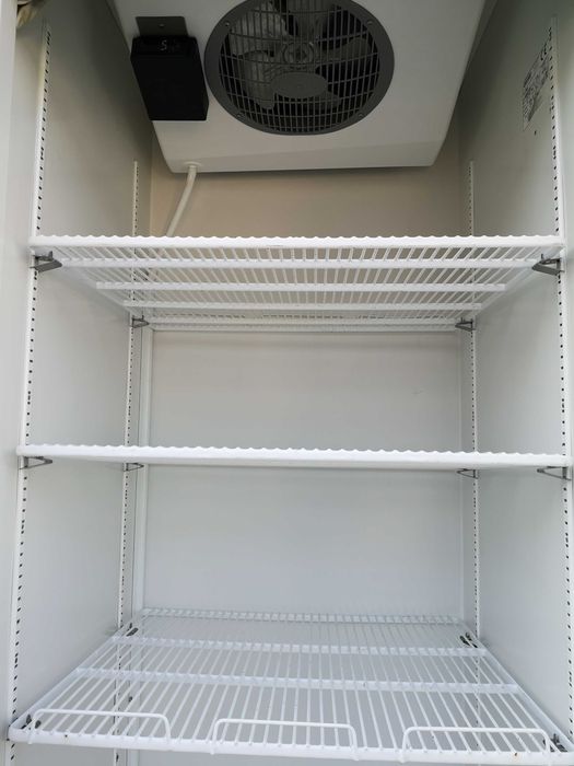 Хладилна витрина