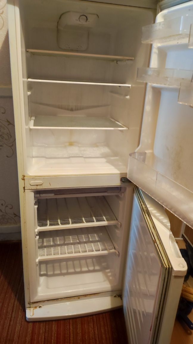 Продам холодильник и микроволновку