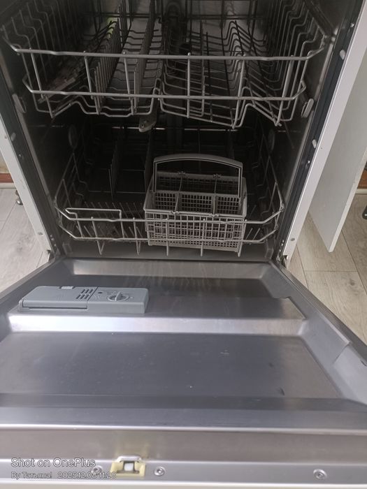 Продам посудомоечную машину