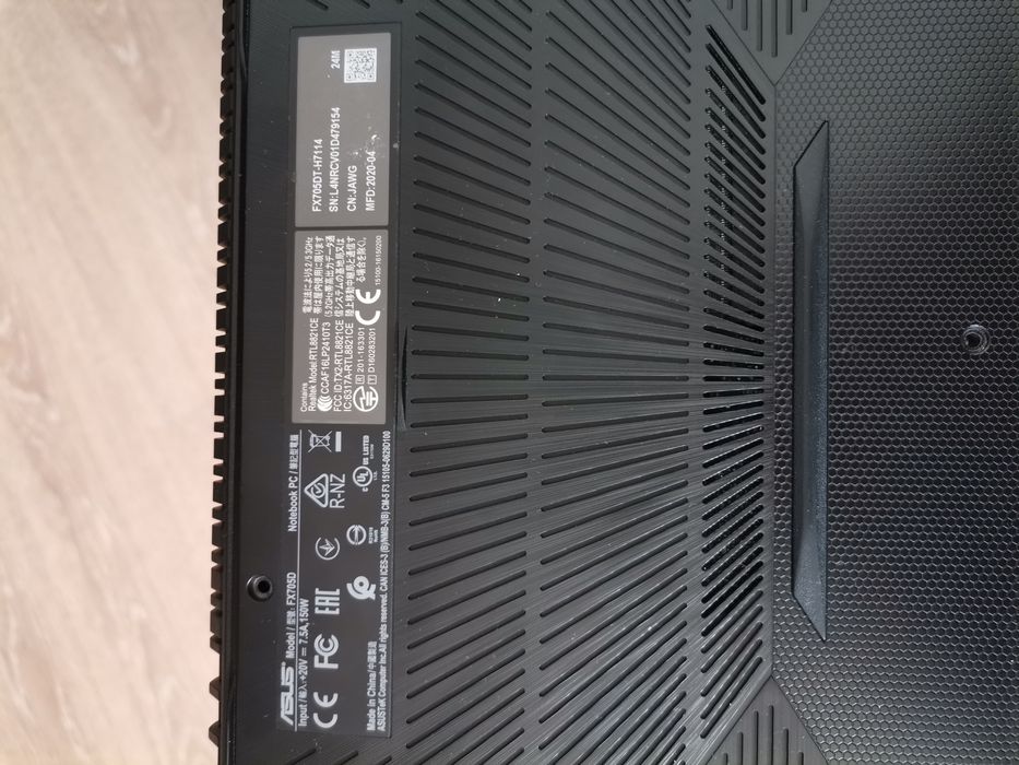 Laptop gaming Asus tuf fx705dt pentru piese CITIȚI DESCRIEREA