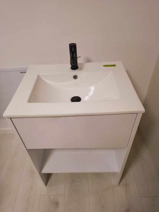 Set mobilier baie cu baterie neagra