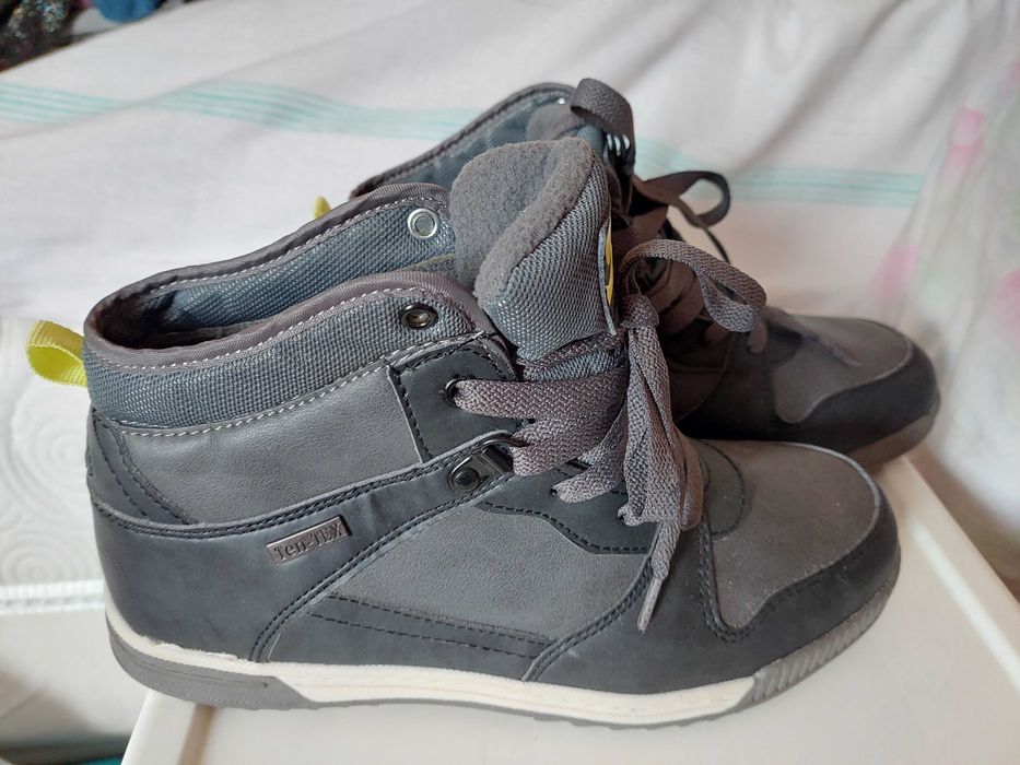 Мъжки юношески боти - 40 номер НОВИ!