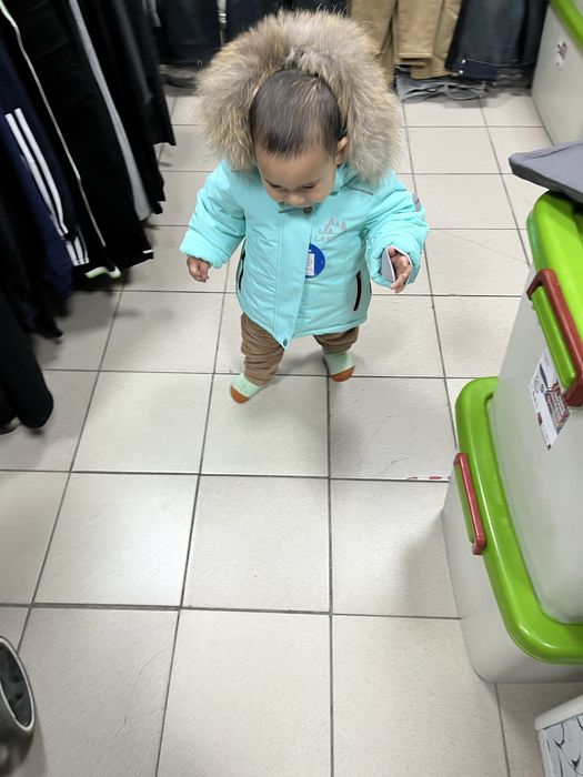 Продам зимнию куртку новая