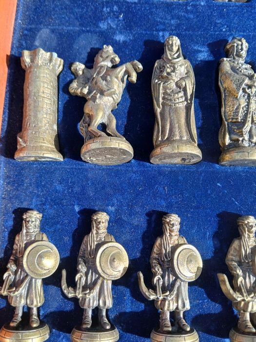 Изискан подарък Шах  с бронзови фигури