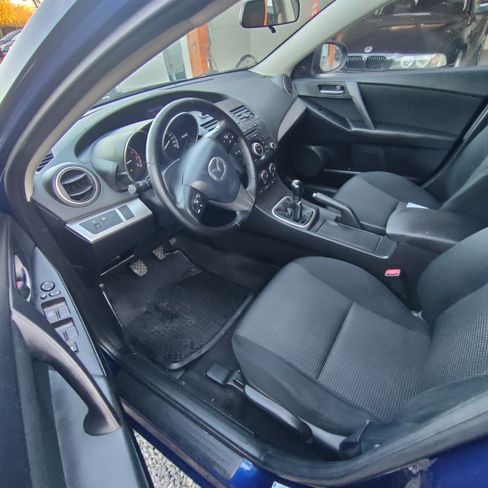 Mazda 3 benzina 1.6 2015 perfecta stare ieftin  GARANȚIE