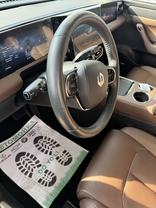 Leapmotor c11 смарт в идальном состянии 2023 года с запас ходом 650 к