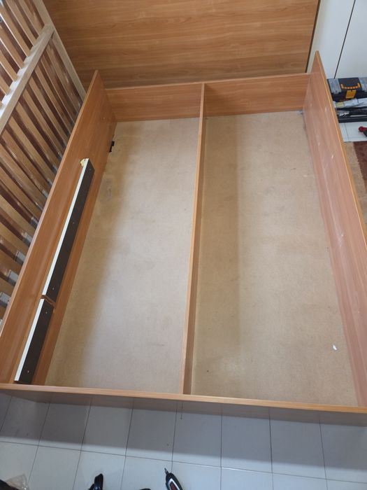 Спалня 140/200 с матрак и подмятрачна рамка с мехавизъм