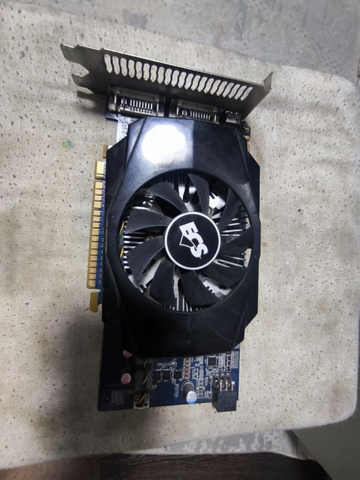 ECS GeForce GTX 550 Ti.