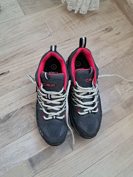 Туристически обувки, номер 37, марка CMP, много запазени.