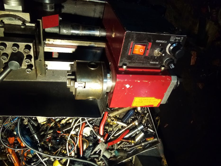 Strung de banc mecanica fina pentru metal