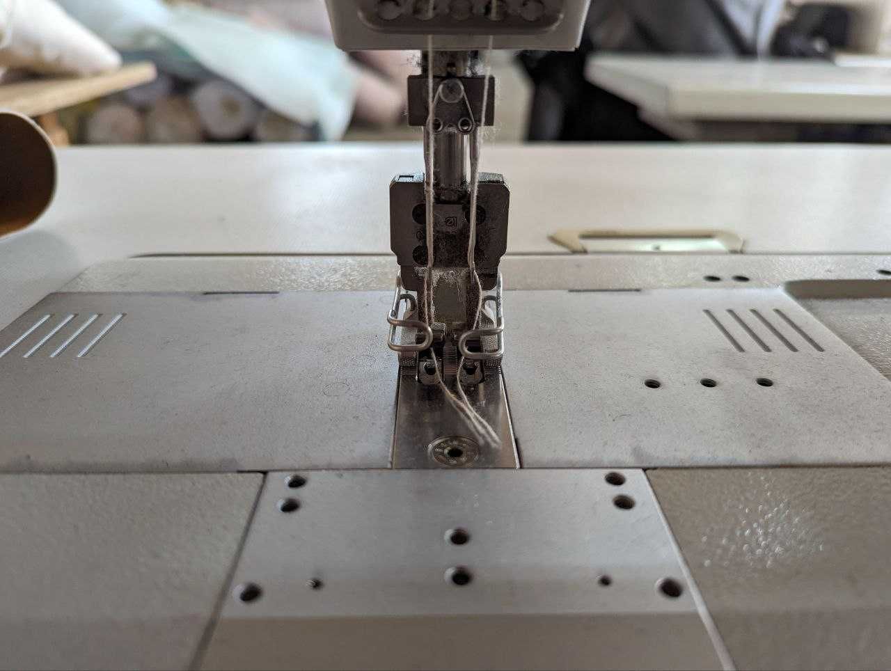 Промышленная 2-игольная швейная машинка Durkopp Adler 867 (Германия)