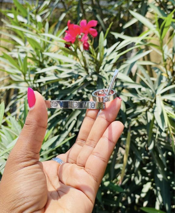 Brățara cartier Love aur alb cu diamante