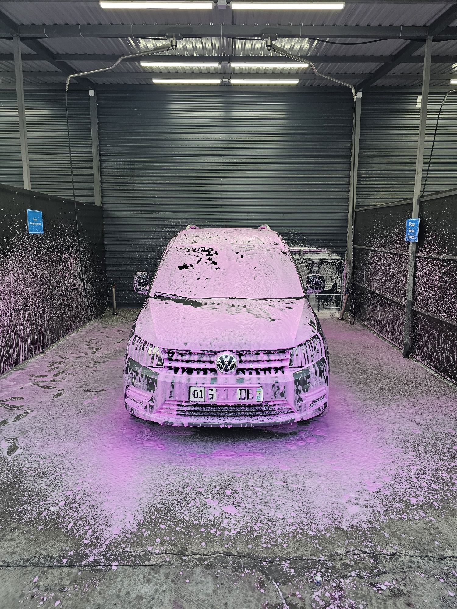 Срочно продам  CADDY Салон Полный сделана обшивка и линонюум 
Оним.
