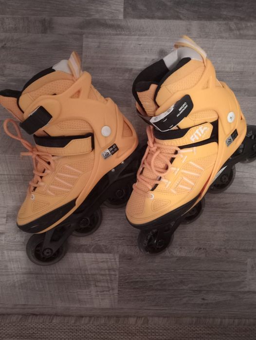 Vând role Fit Junior în stare foarte bună, potrivite pentru copii și a