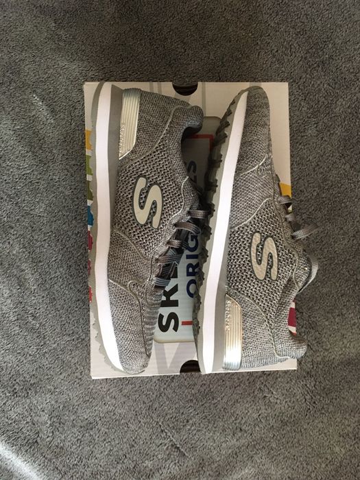 Adidasi Skechers damă