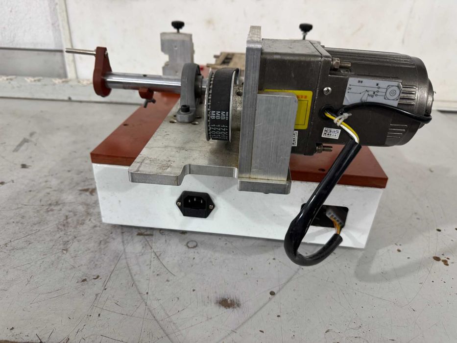 Машина за отделяне на дисплей