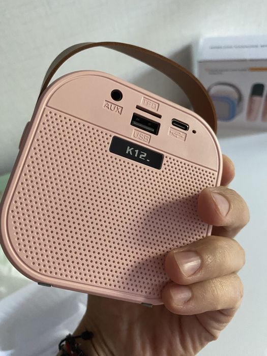 Караоке колонка с два микрофона, LED светлини и Bluetooth