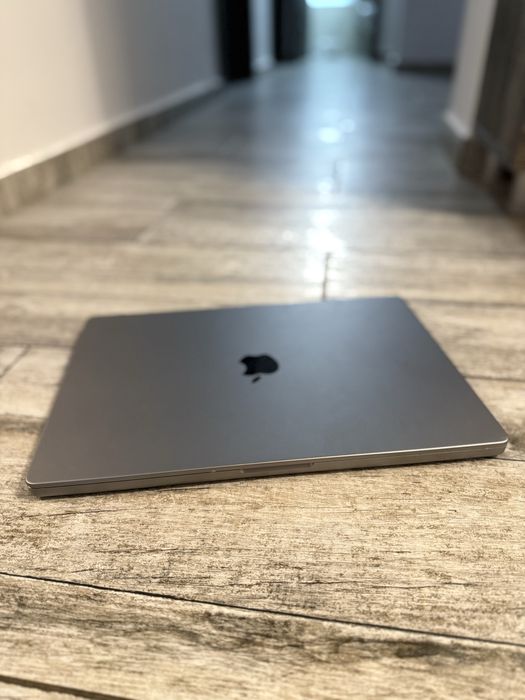 MacBook Pro 16” 2021 M1 Pro GARANTIE• 16GB/512GB