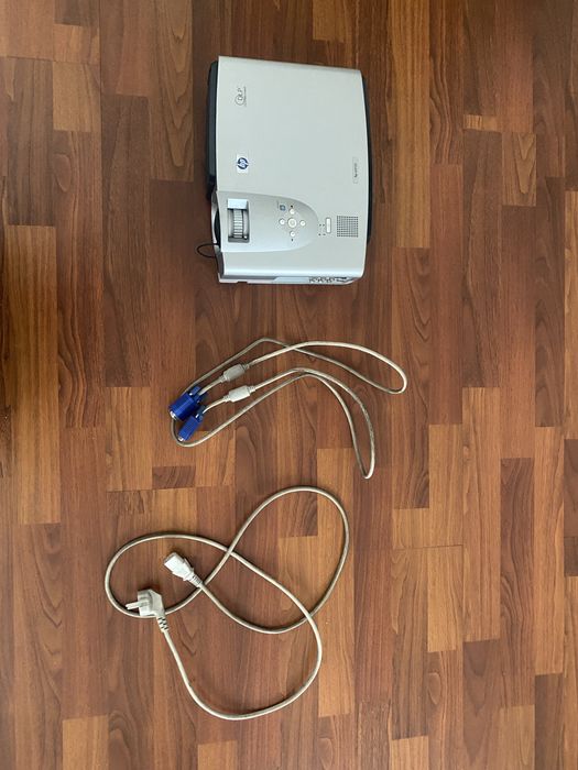 Проектор HP VP6120 DLP Projector . Для любителей кино и не только.