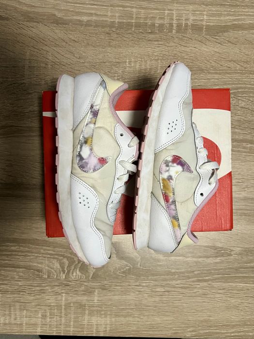 Маратонки Nike  N 35 ест.кожа
