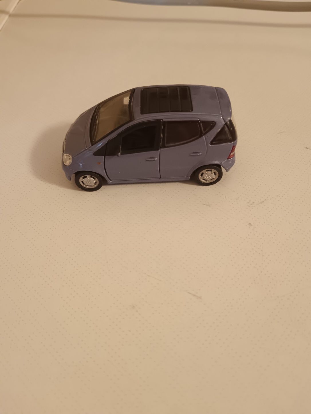 Machetă Mercedes - BENZ A CLASS de colecție din metal scara 1 / 43