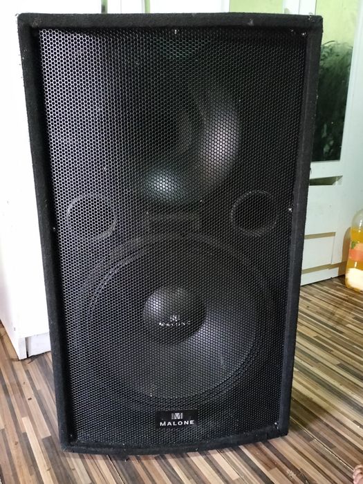 Vând boxă activă și un tub de bass