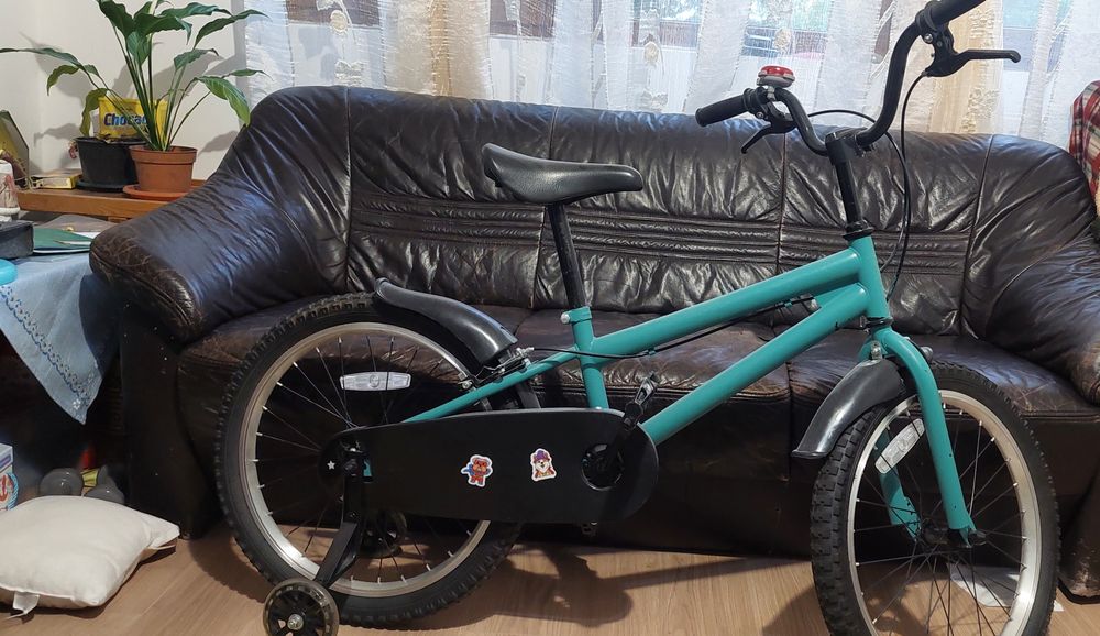 Bicicleta cu roti ajutatoare