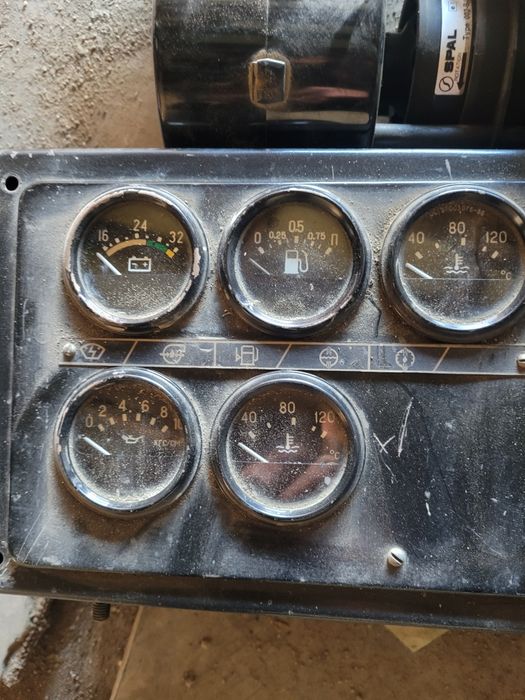 Comandă bord utilaj greu