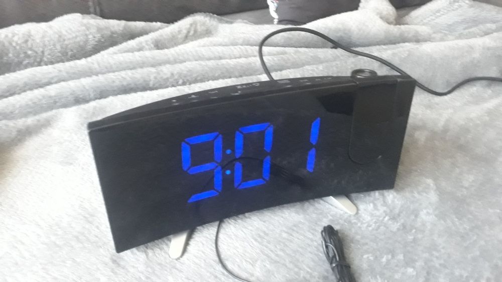 Радио часовник прожекционен