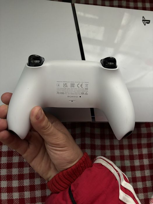 Ps 5 ca nou folosit de cateva luni