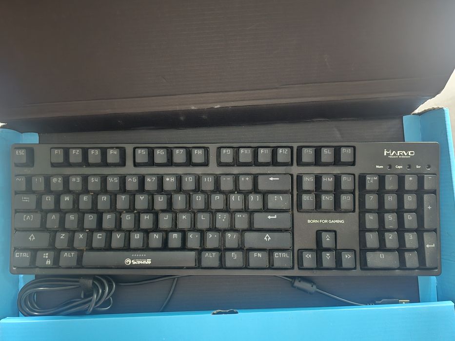 Tastatură Marvo KG937 – iluminare RGB, stare foarte bună