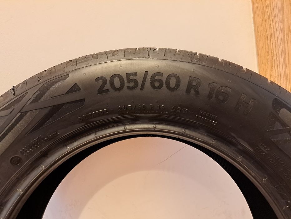 Anvelope de vară aproape noi - Continental 205/60 R16 H