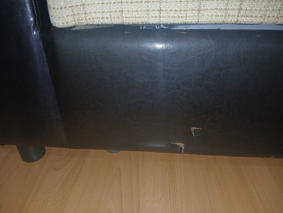 Ъглова холна гарнитура с разтегателно легло ракла и табуретка