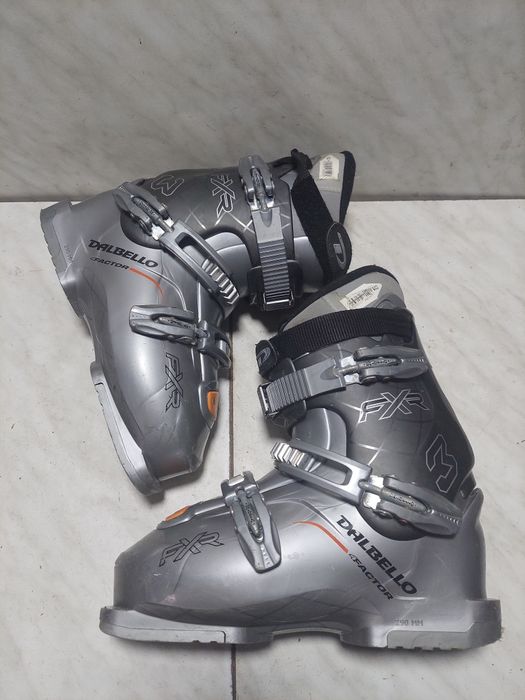 Clapari ski schi Dalbello mondo  25-25,5 corespunde mărimii 38-39