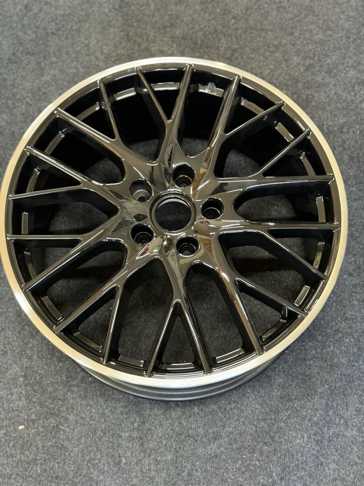 Janta fata Porsche Panamera 971 R21