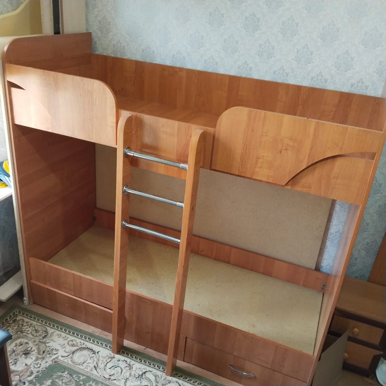 Срочно продам двух ярусную кровать