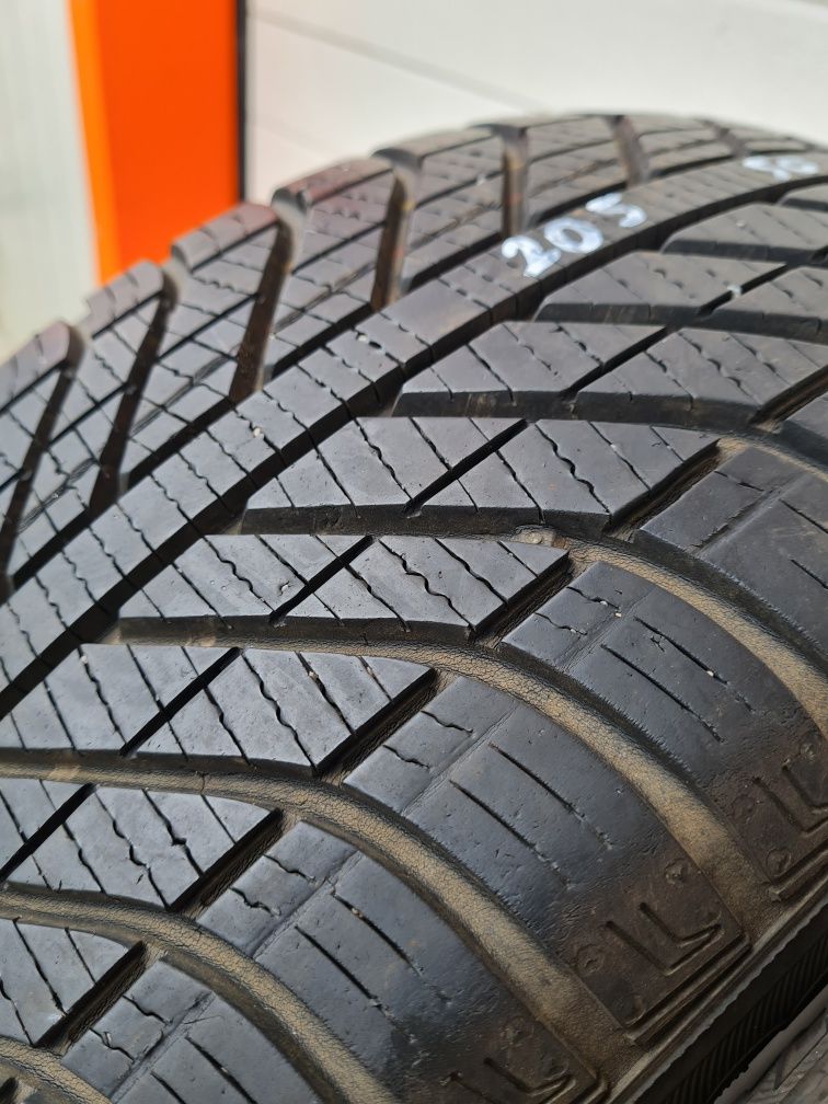 Всесезонни гуми 2 броя GOODYEAR Vector4seasons 205 50 R17 дот 4018