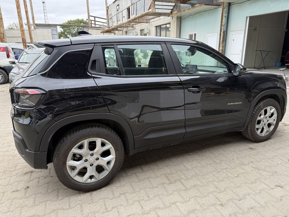 Jeep avenger hybrid 2024 avariat