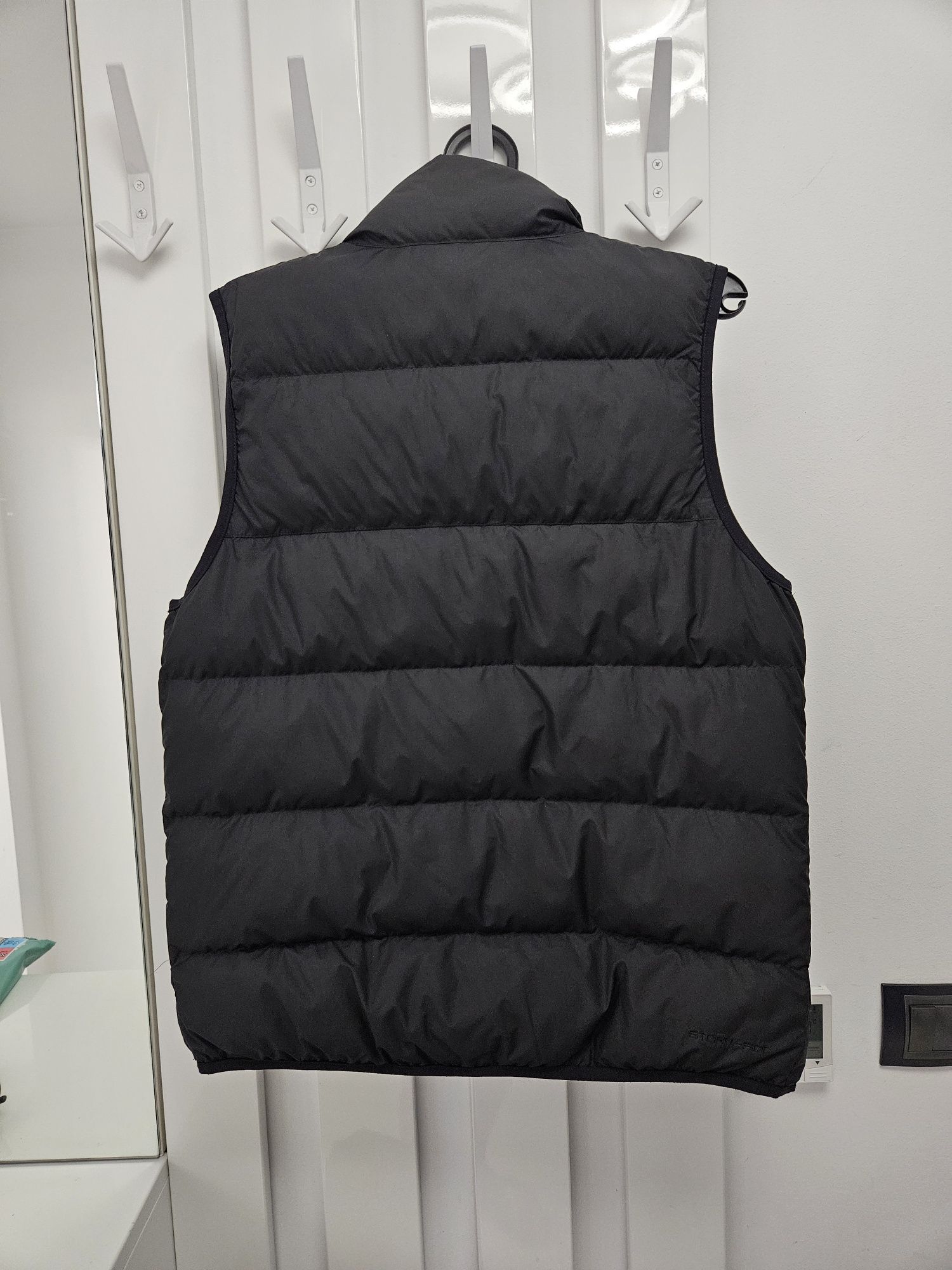 Vestă Nike originală 60% REDUCERE 

Preț magazin 799 ron.

Prețul este
