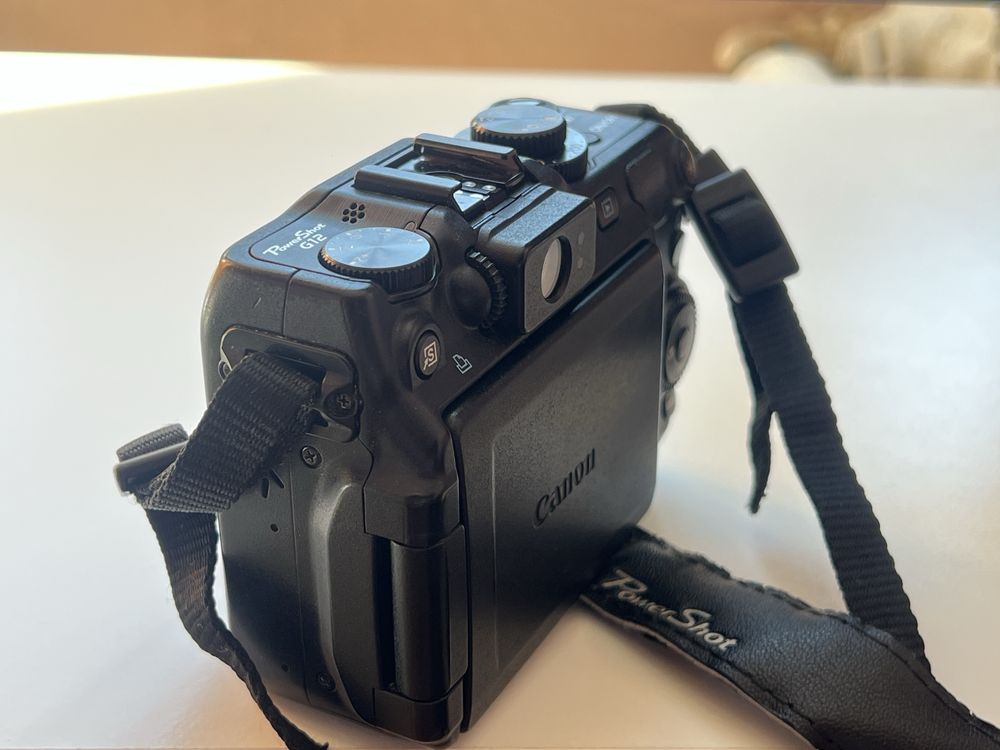 Aparat foto Canon G12