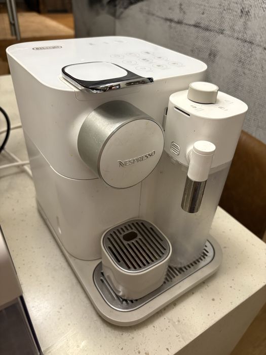 Vand Aparat Nespresso Gran Lattisima