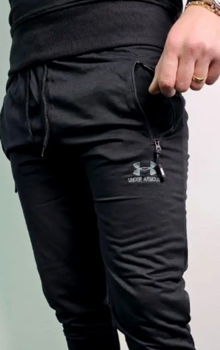 Pantaloni de trening Under Armour, new model, logo brodat