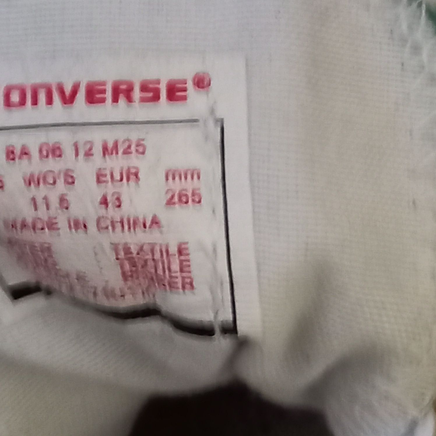 Teniși Converse mărimea 43 noi de culoare verde.