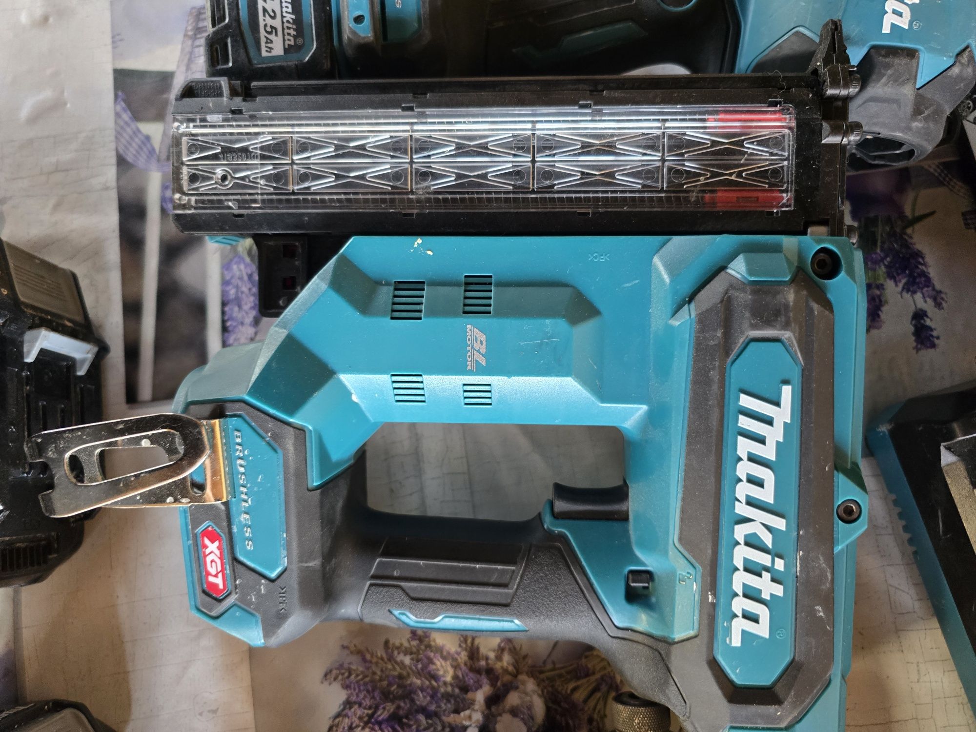 Makita 40v diverse scule acumulatori incarcator
